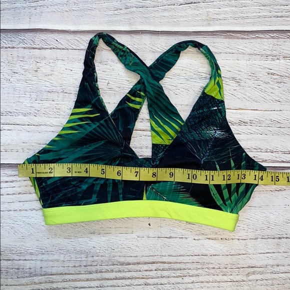 Fabletics Sports Bra - Picture 4 of 6